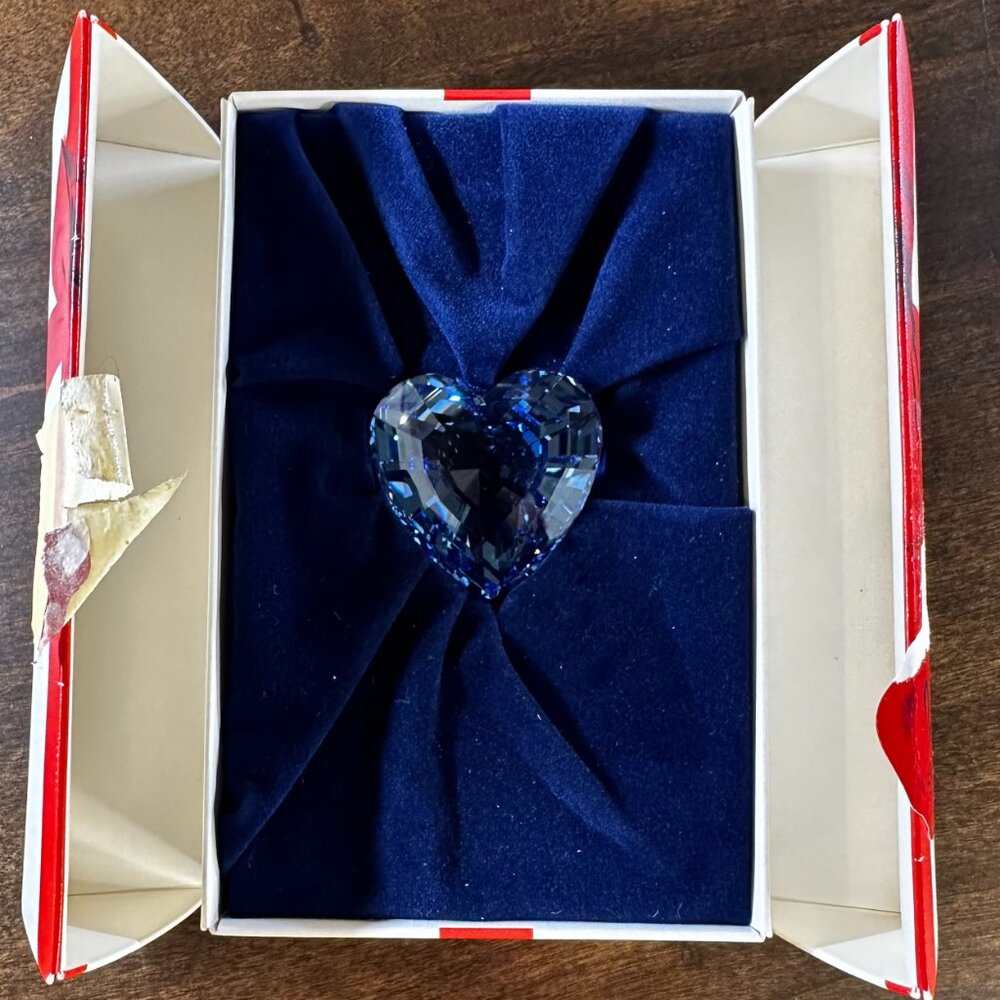 RETIRED Swarovski 1997 Society Member Renewal Gift - Blue (Azur) Crystal Heart - Picture 4 of 4